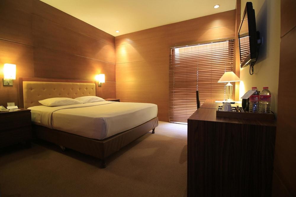 Hotel Mutiara Malioboro Джок'якарта Екстер'єр фото