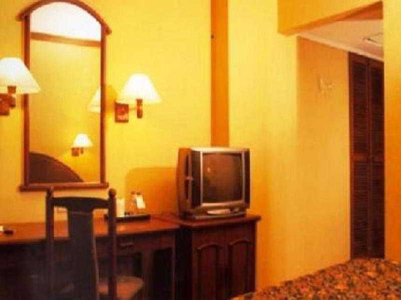 Hotel Mutiara Malioboro Джок'якарта Екстер'єр фото