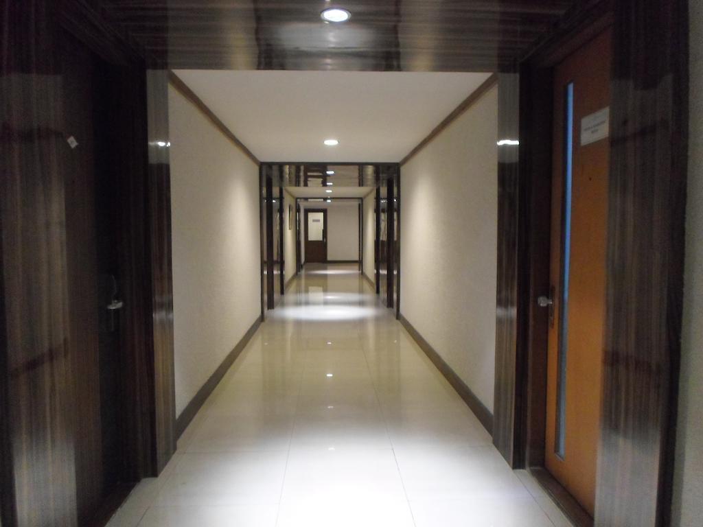 Hotel Mutiara Malioboro Джок'якарта Екстер'єр фото