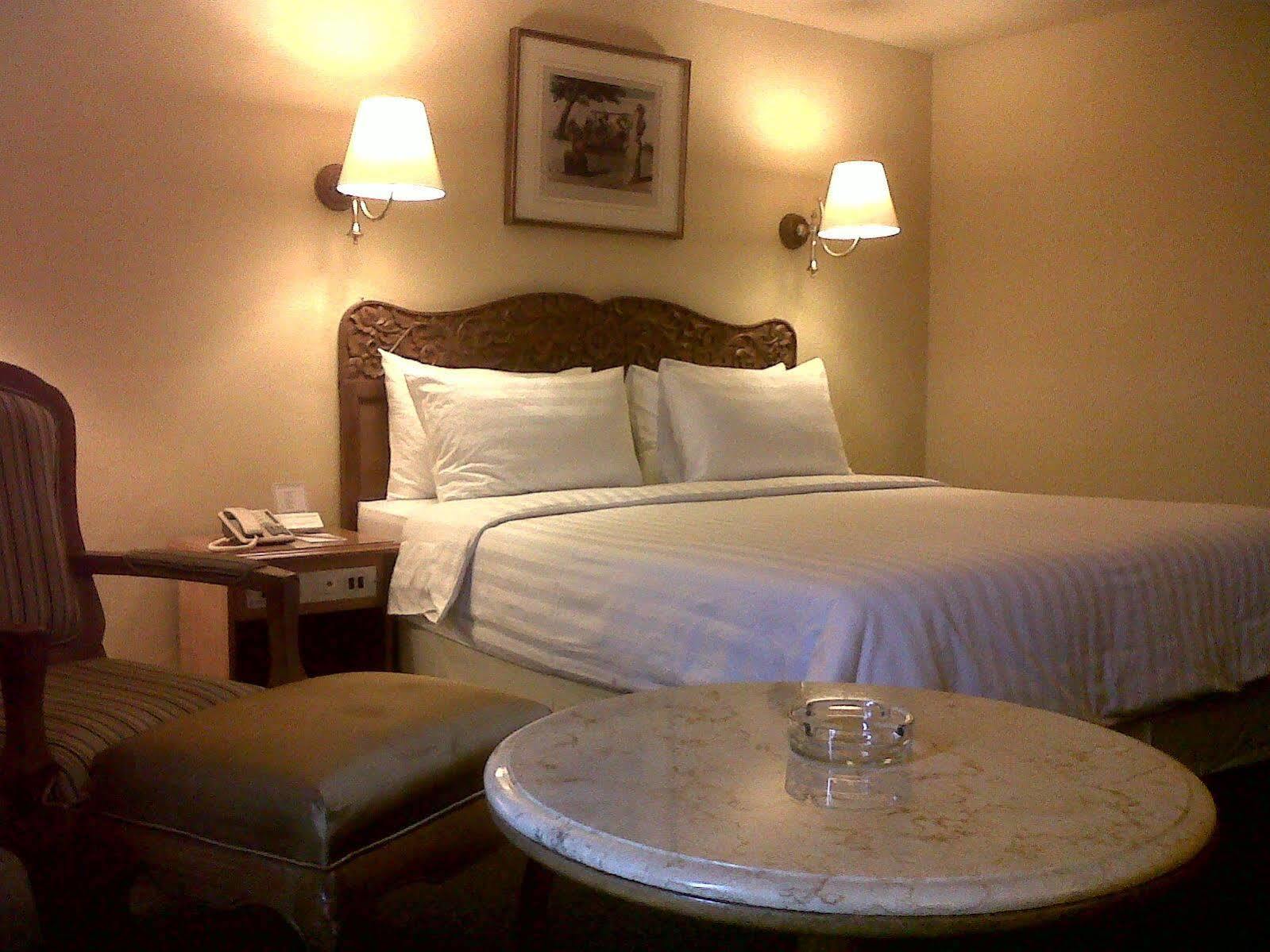 Hotel Mutiara Malioboro Джок'якарта Екстер'єр фото