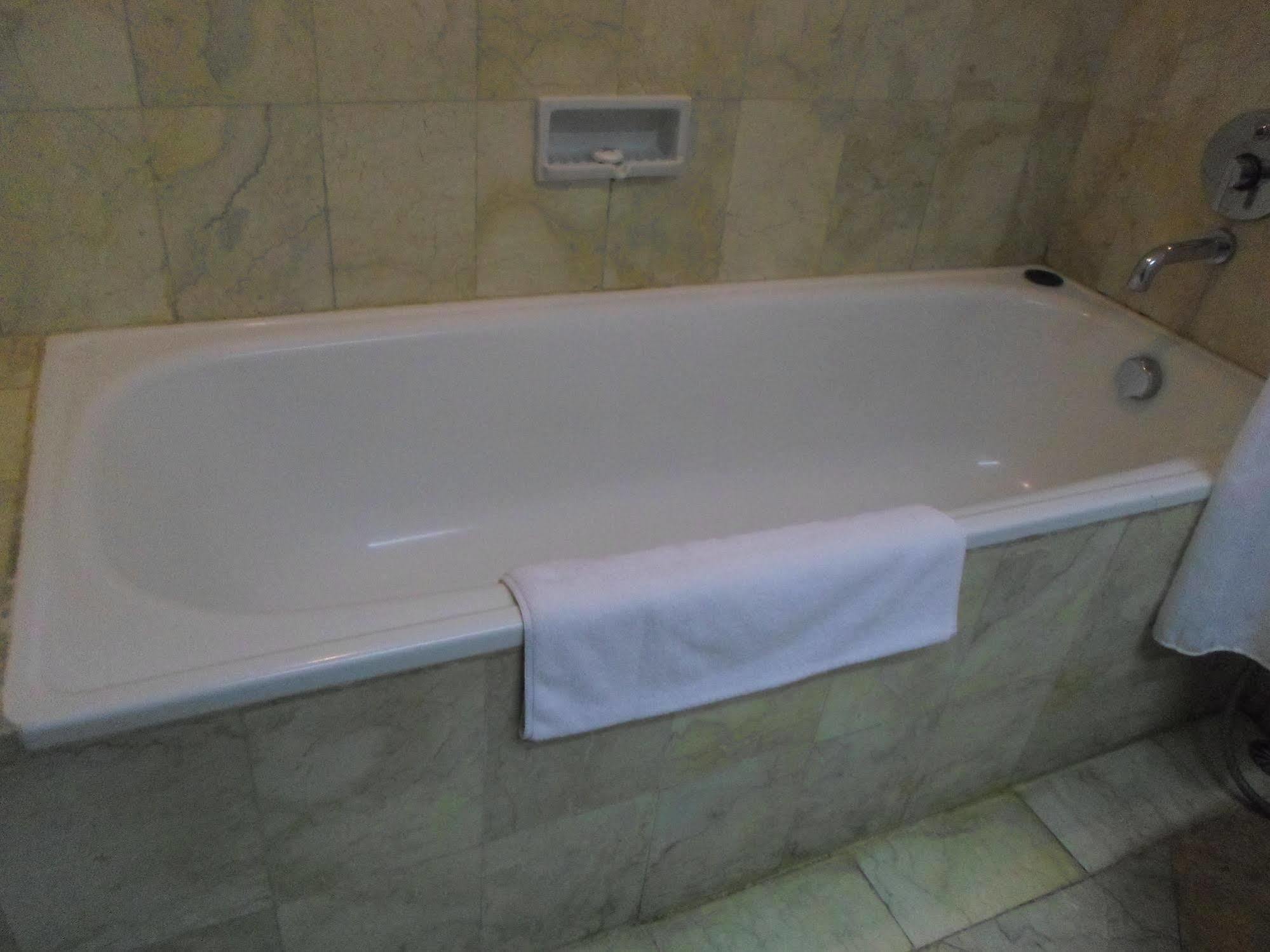 Hotel Mutiara Malioboro Джок'якарта Екстер'єр фото