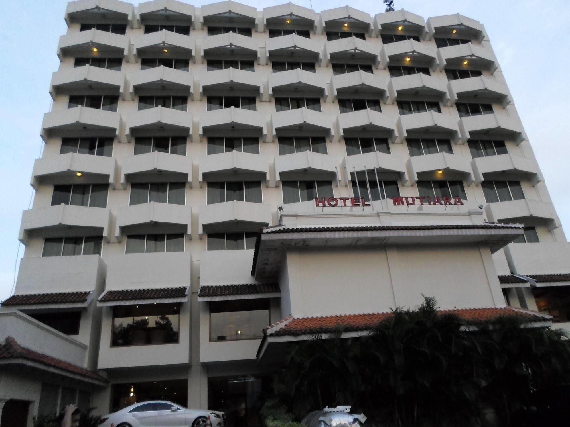 Hotel Mutiara Malioboro Джок'якарта Екстер'єр фото