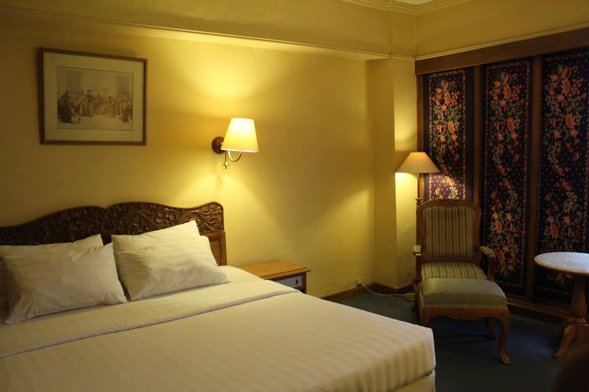 Hotel Mutiara Malioboro Джок'якарта Екстер'єр фото